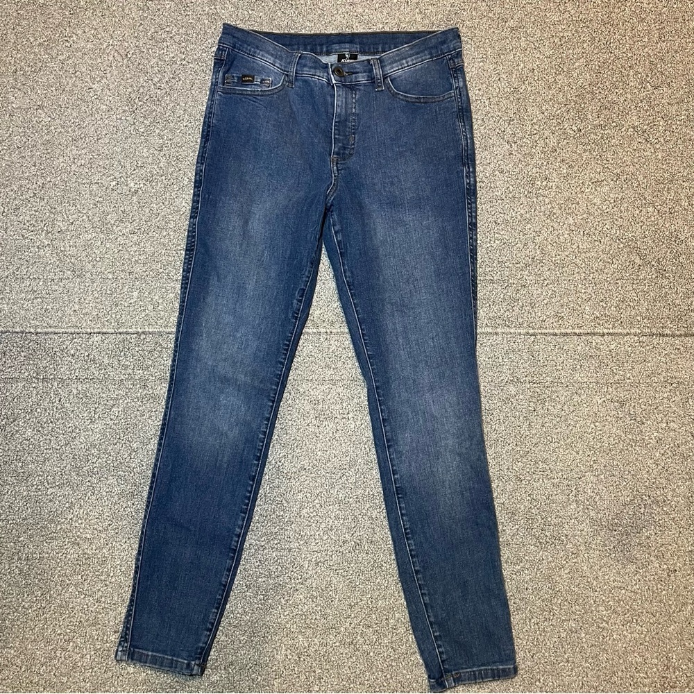 KUHL Kontour Flex Jeans Womens Size 8 Short Blue Stretch Indigo Dye Tapered Leg